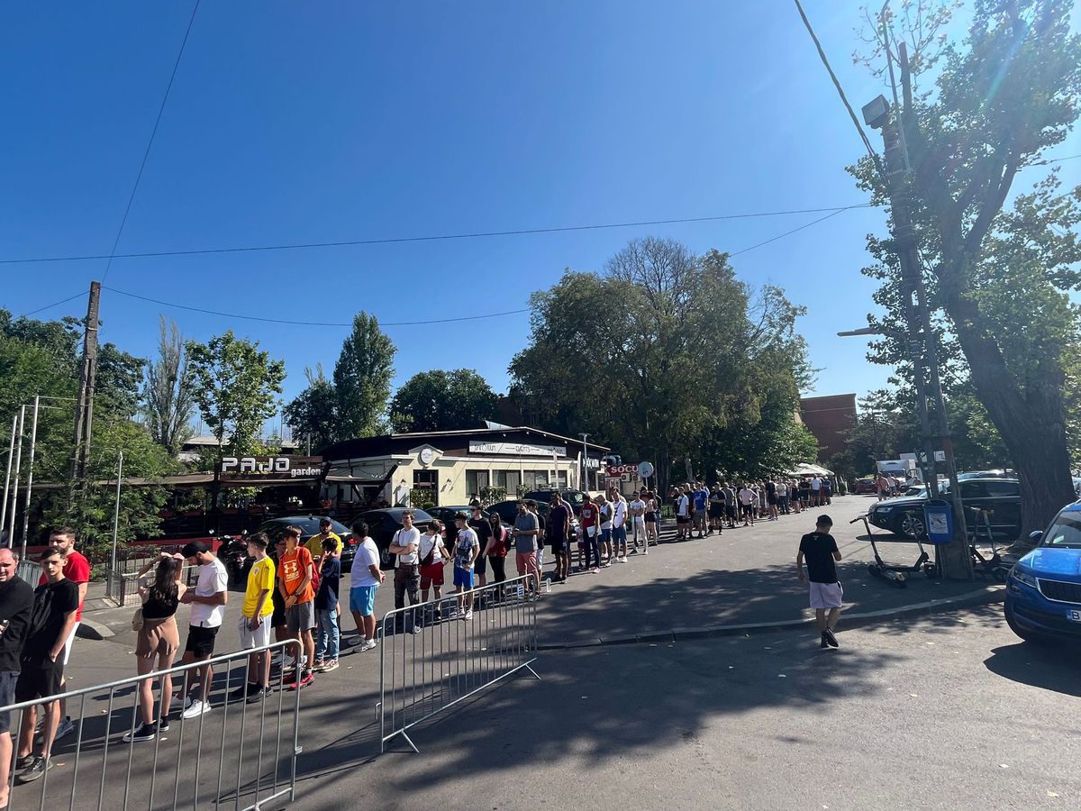 Scene uluitoare la Arena Națională: oameni rugați de MM Stoica să nu mai aștepte și să nu se mai așeze la coadă fiindcă nu mai ajung să intre în posesia unui bilet la derby