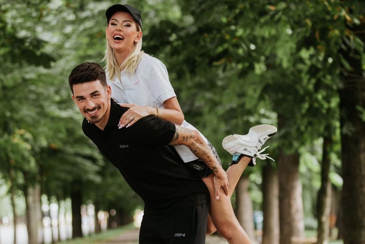 Hanca și soția lui, modele pentru noua colecție de articole vestimentare lansată de Petrolul