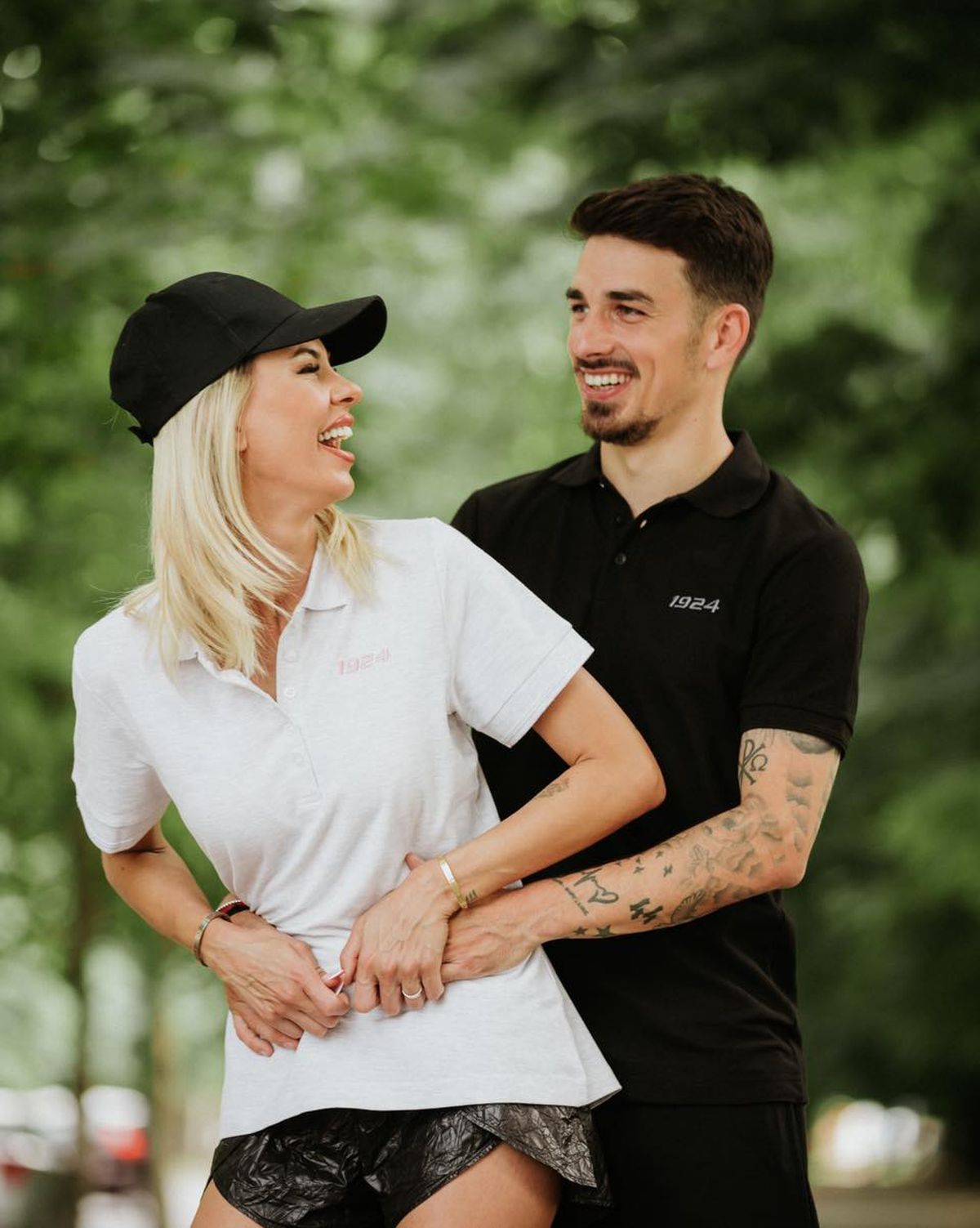 Sergiu Hanca și soția lui, Andreea, modele pentru o lansare de haine a Petrolului