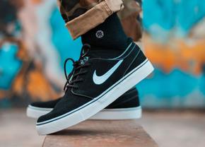 Sneakers bărbați – super ghid de stil sport urban
