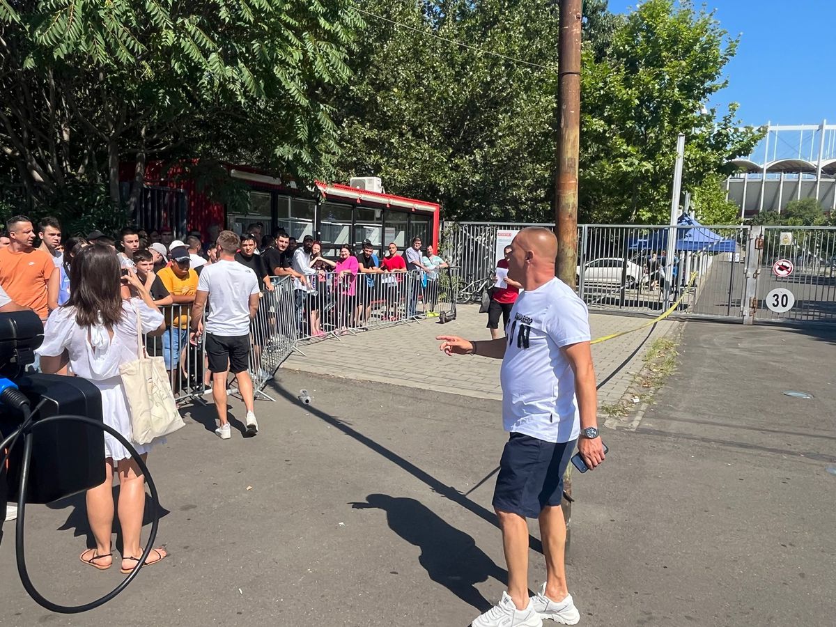 Scene uluitoare la Arena Națională: oameni rugați de MM Stoica să nu mai aștepte și să nu se mai așeze la coadă fiindcă nu mai ajung să intre în posesia unui bilet la derby