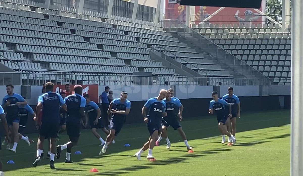 Antrenament FCSB Arcul de Triumf