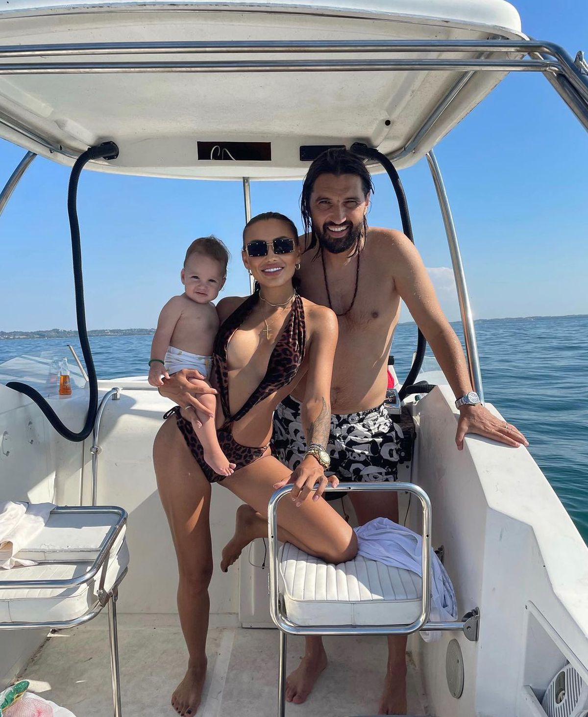 Contre dure în tabloide între Dan Alexa și presupusul amant al soției: „Bărbăția nu se cântărește în masă musculară”