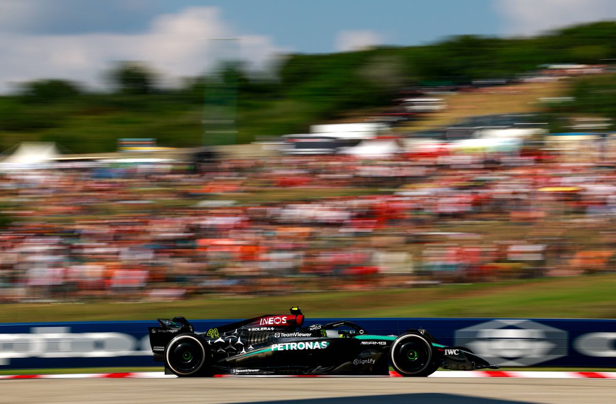 Cea mai controversată cursă a sezonului din Formula 1! I-a cedat locul pentru victorie după un ordin intern + incident ca în 2021 între Hamilton și Verstappen