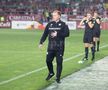 Neil Lennon în timpul meciului Rapid - CFR Cluj. FOTO: Ionuț Iordache (GSP)