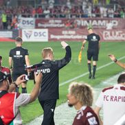 Neil Lennon în timpul meciului Rapid - CFR Cluj. FOTO: Ionuț Iordache (GSP)