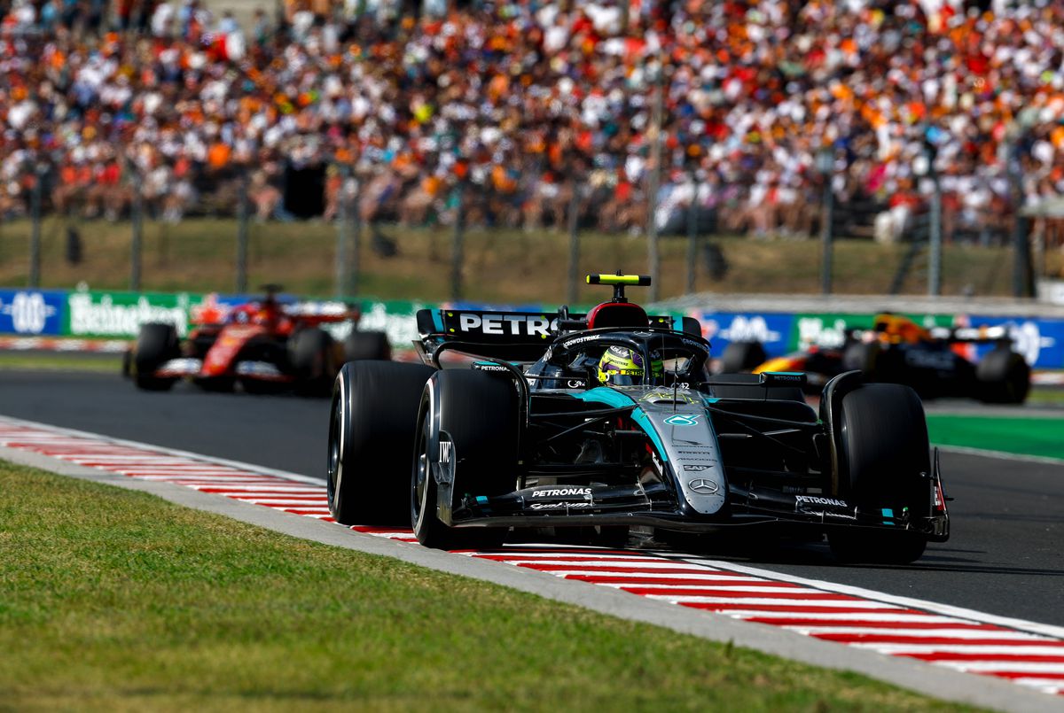 Cea mai controversată cursă a sezonului din Formula 1! I-a cedat locul pentru victorie după un ordin intern + incident ca în 2021 între Hamilton și Verstappen