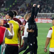 Neil Lennon în timpul meciului Rapid - CFR Cluj. FOTO: Ionuț Iordache (GSP)