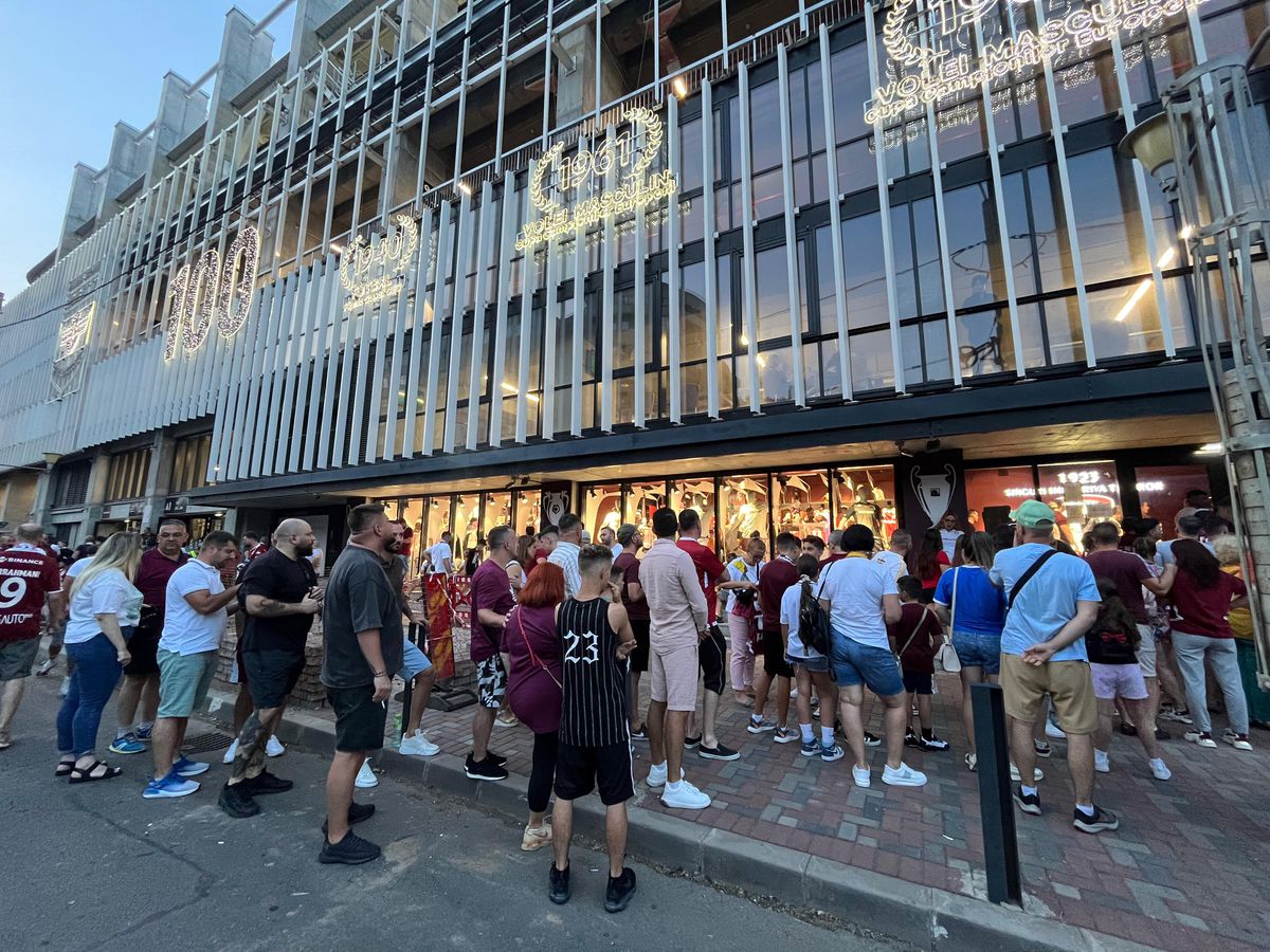 Sute de fani ai Rapidului au fost păcăliți de anunțul Primăriei Municipiului București + reacția clubului