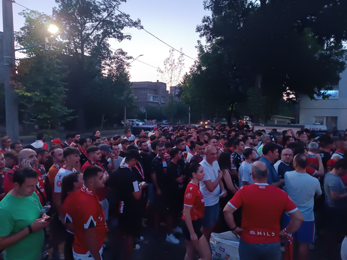 Vizită surpriză la Dinamo - Botoșani » „Călăul” din derby-urile cu FCSB a fost invitatul lui Andrei Nicolescu