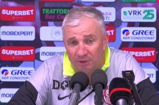 Dan Petrescu l-a scos în față pentru evoluția din Rapid - CFR: „Cea mai bună repriză de când e aici!”
