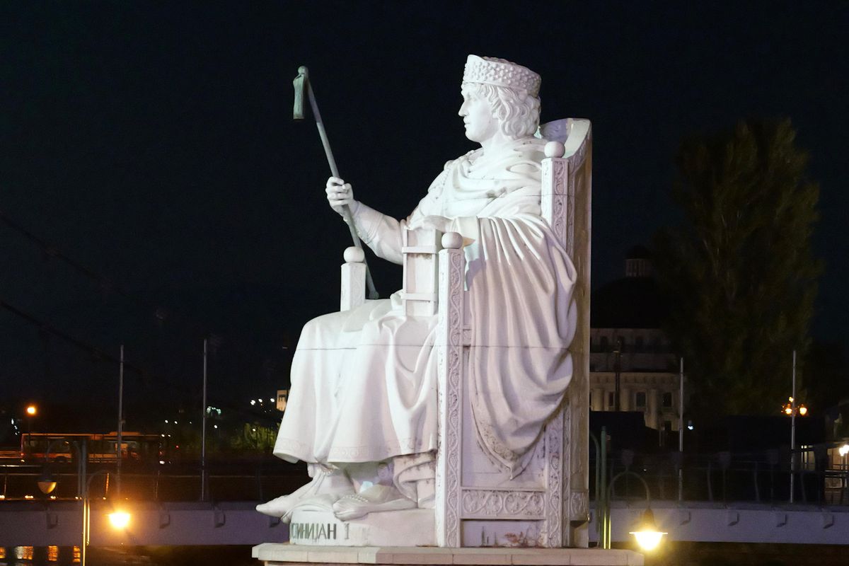 Skopje, capitala statuilor. Un mix între creștinism și islamism, între vechi și nou