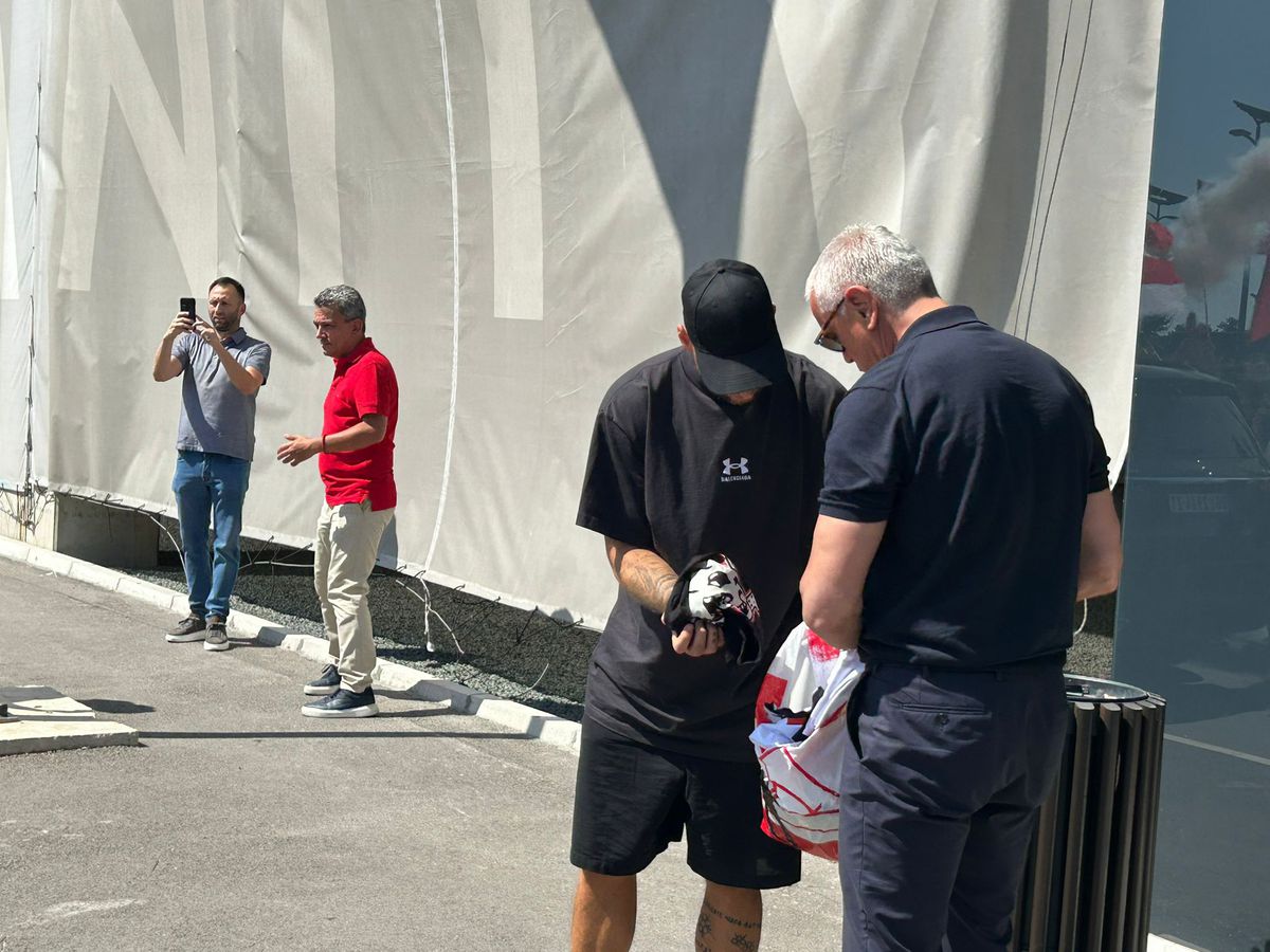 Nebunie la sosirea lui Marko Arnautovic la Belgrad