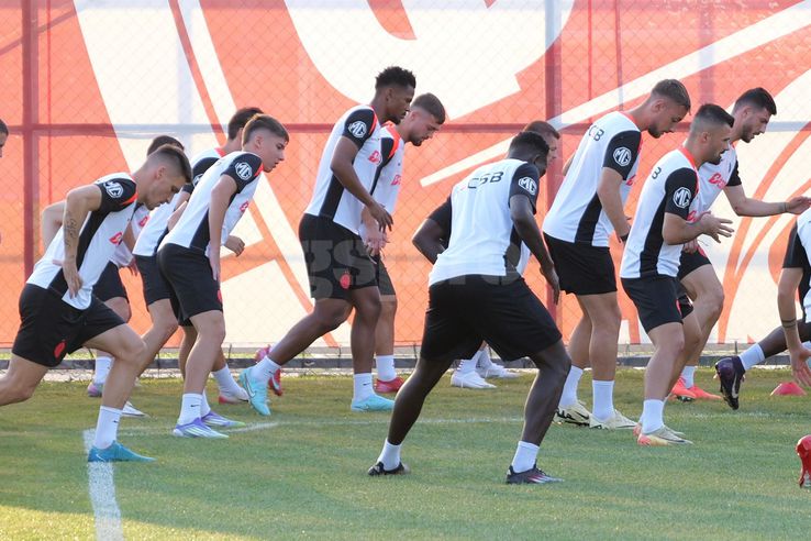 FCSB, antrenament înainte de meciul cu Shkendija // foto: Andrei Furnigă