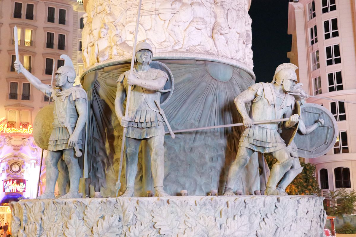 Skopje, capitala statuilor. Un mix între creștinism și islamism, între vechi și nou