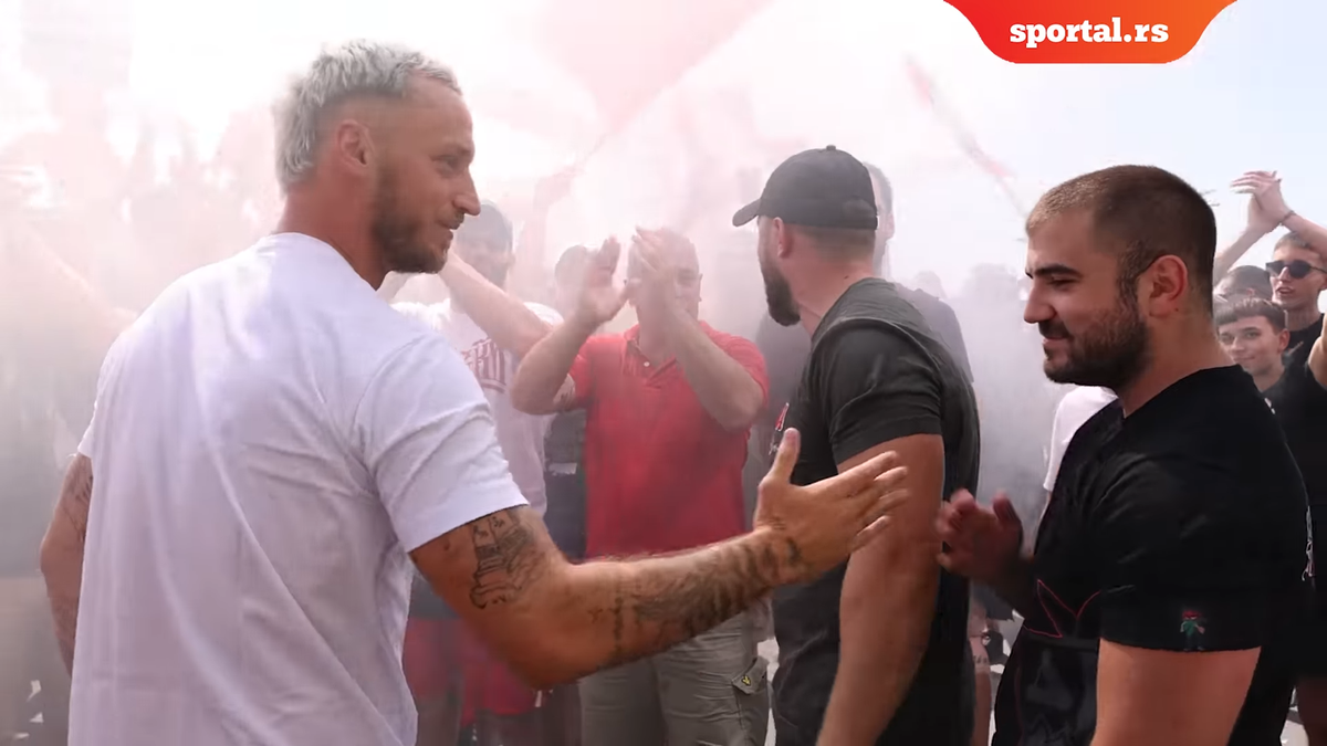 Nebunie la sosirea lui Marko Arnautovic la Belgrad