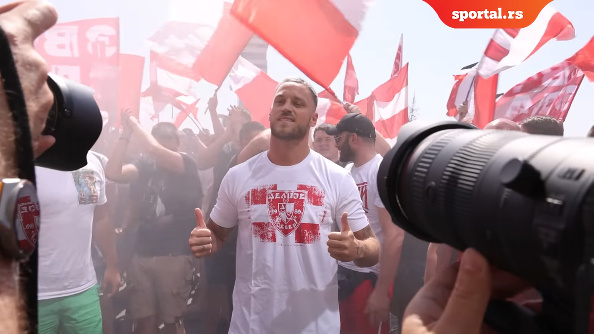 Nebunie la sosirea lui Marko Arnautovic la Belgrad