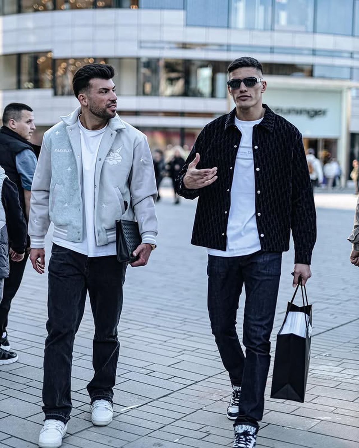 A câștigat lupta din UFC, apoi a pornit către podiumul Versace: „Arăt bine, nu?”