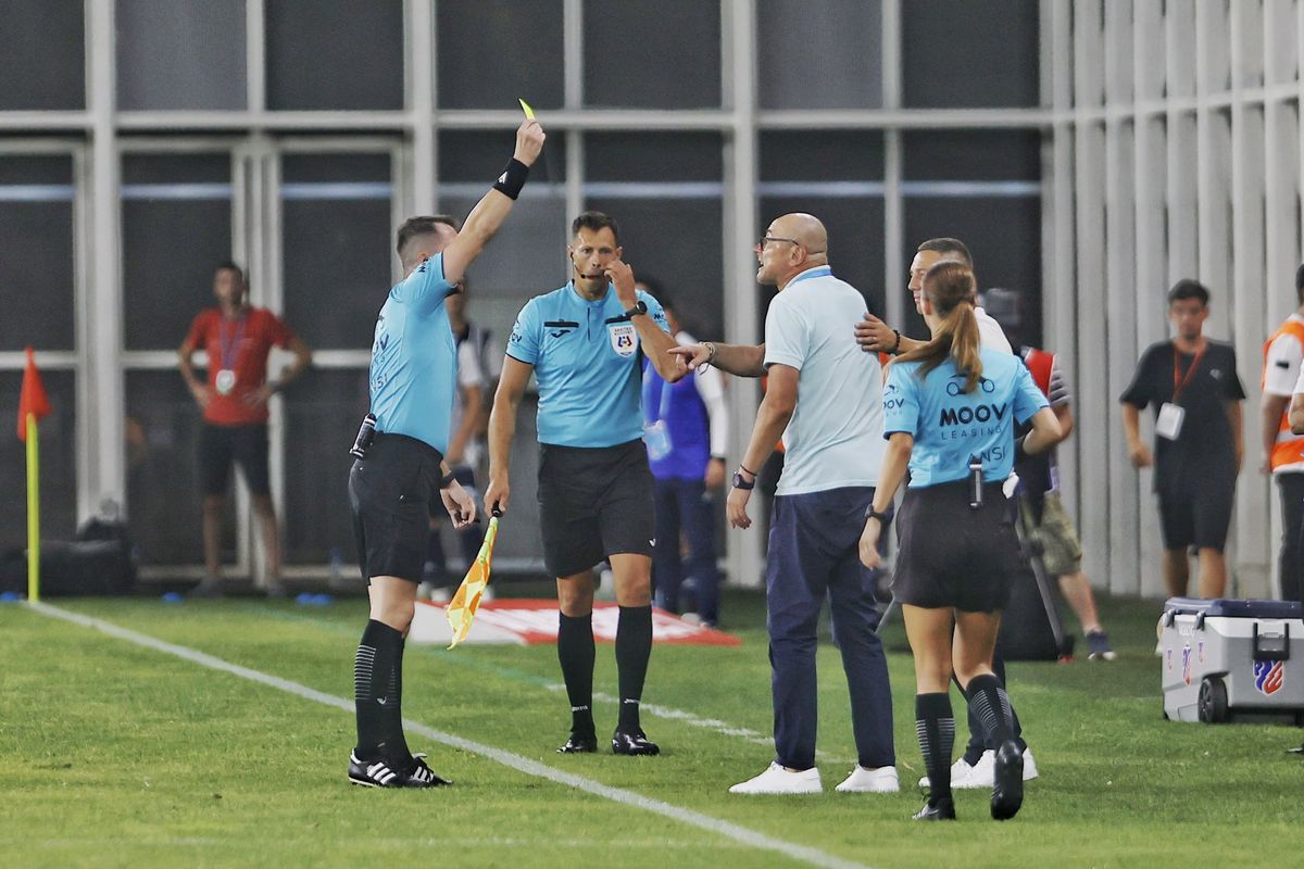 Dinamo - FC Botoșani 0-0 » Iertați de Kopic, pedepsiți de gravitație: „Dacă ar fi venit la FCSB, făcea un duș la pauză”