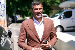 Dani Coman l-a sunat pe Victor Angelescu în miez de noapte: „A lăsat-o așa. Îl rog public”