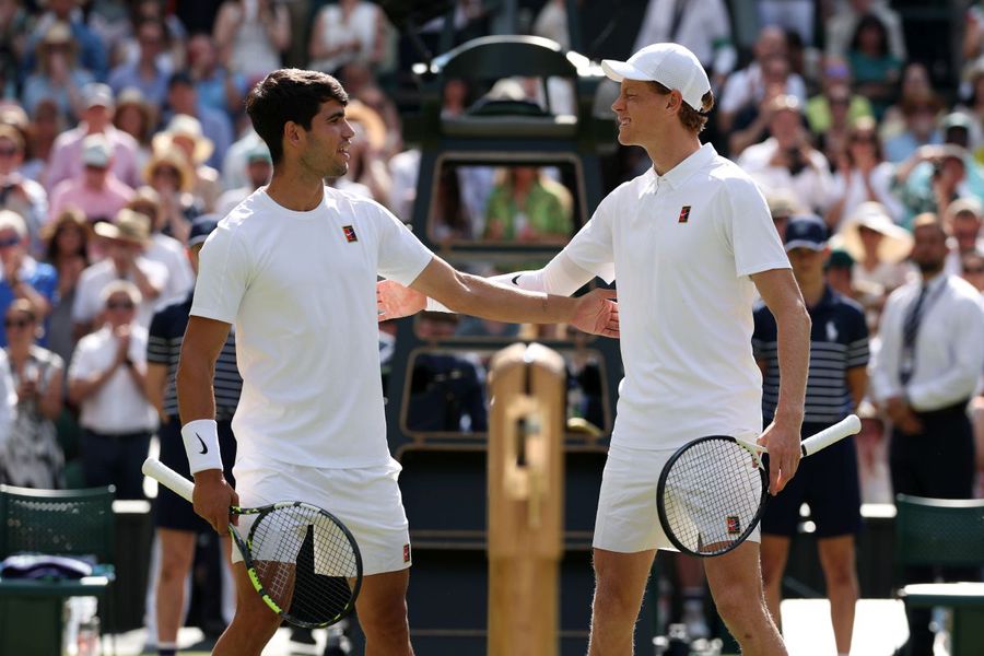 Carlos Alcaraz și Jannik Sinner s-au retras de la Toronto Open/Foto: Getty Images După înfrângerea din finala Wimbledon, Carlos Alcaraz are obiective mărețe: „Vreau să recuceresc prima poziție în clasament”