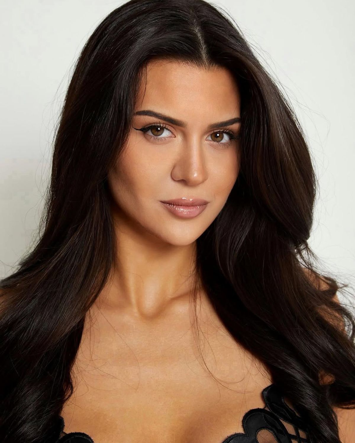 Românca a atras toate privirile pe „Wembley” la meciul „greilor” Oleksandr Usyk - Daniel Dubois