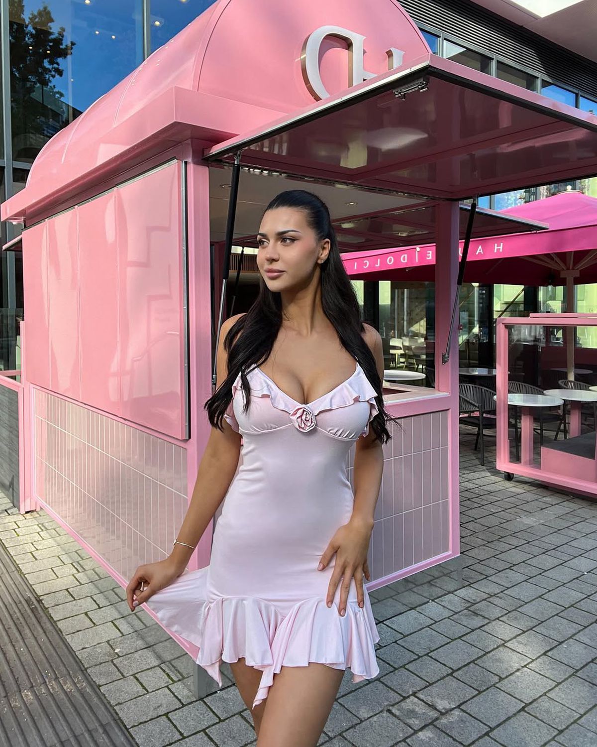 Românca a atras toate privirile pe „Wembley” la meciul „greilor” Oleksandr Usyk - Daniel Dubois