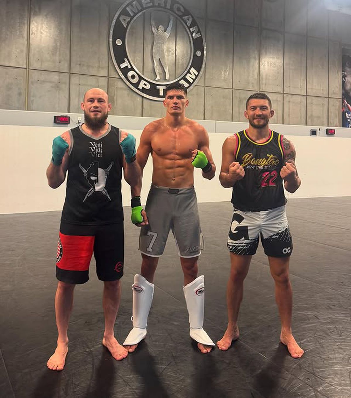 A câștigat lupta din UFC, apoi a pornit către podiumul Versace: „Arăt bine, nu?”