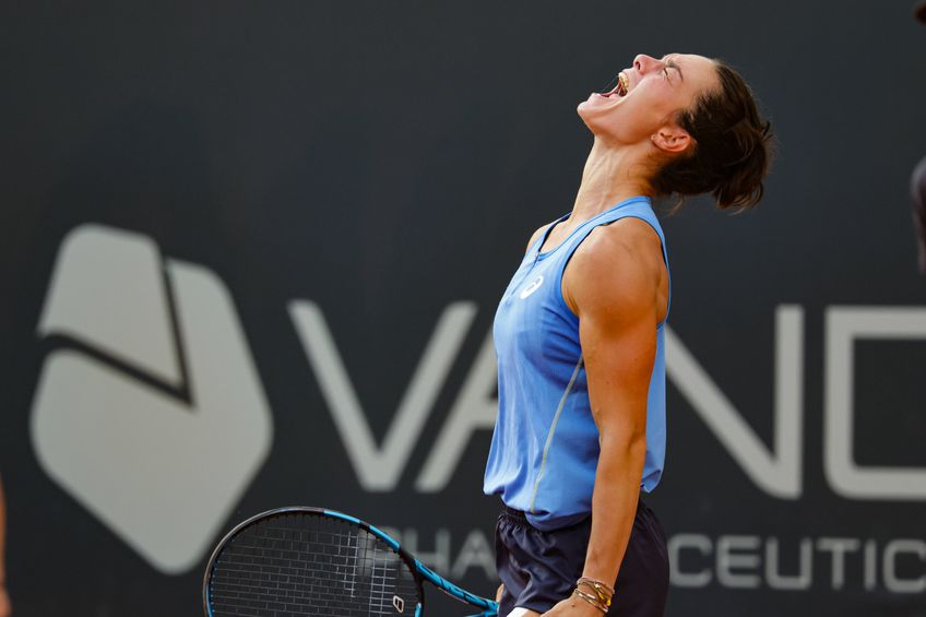 FOTO A câștigat primul turneu WTA din carieră și a primit un „pachet-surpriză” în locul trofeului