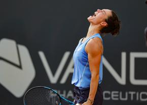 A câștigat primul turneu WTA din carieră și a primit un „pachet-surpriză” în locul trofeului