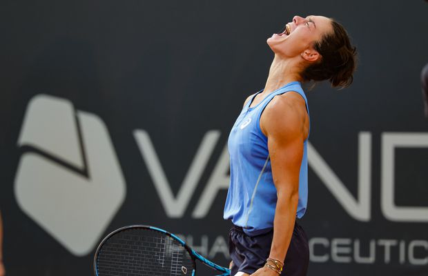 A câștigat primul turneu WTA din carieră și a primit un „pachet-surpriză” în locul trofeului