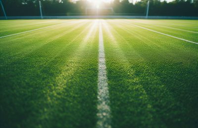 Impactul gazonului artificial asupra vitezei și controlului mingii în fotbal