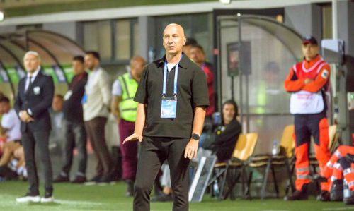 Robert Ilyes a nimicit pe toată lumea după scorul campionatului » A cerut ședință cu conducerea clubului și noi jucători