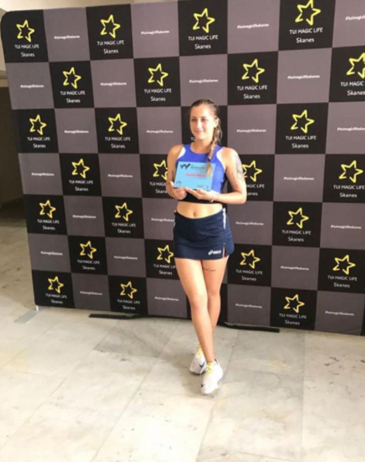 FOTO Andreea Prisăcariu, poze incendiare și Revelion cu manele: „Ascultă și tenismenele Bogdan de la Ploiești, nu-i problemă”