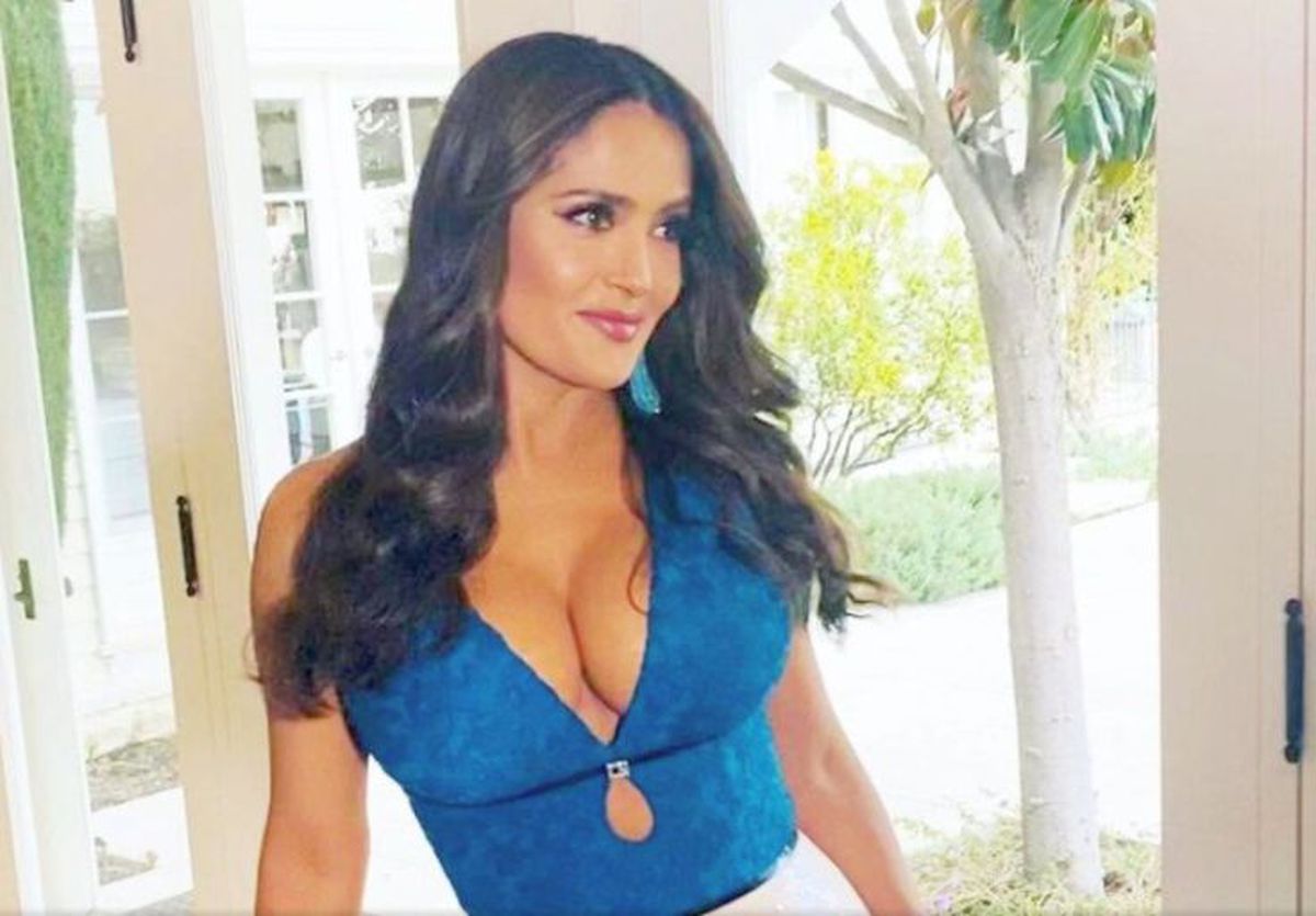 Fără machiaj, fără retușuri! Cum a apărut Salma Hayek pe plaja din Grecia » Imaginile sunt demențiale