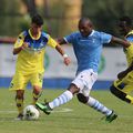 Joseph Minala (24 de ani) este în tribunele arenei „Ion Oblemenco” la partida dintre CS Universitatea Craiova și Gaz Metan Mediaș. Mijlocașul camerunez ar fi aproape de un transfer în Bănie.