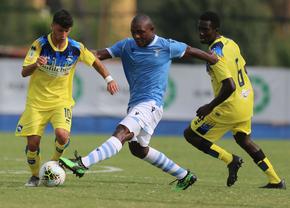 Celebrul Joseph Minala, controversatul mijlocaș al lui Lazio, e în România și urmează să semneze!