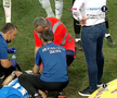 Intrare violentă în finalul meciului CSU Craiova - Gaz Metan! Ambulanța a intrat pe gazon
