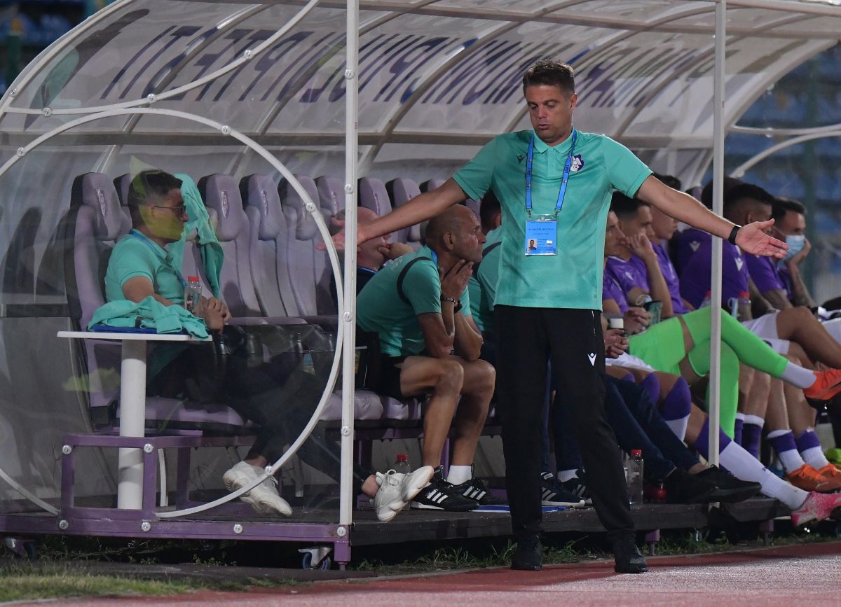 Șumudică: „Îmi dau șapca jos!” » Cum o motivează pe Sepsi pentru meciul cu FCSB :)