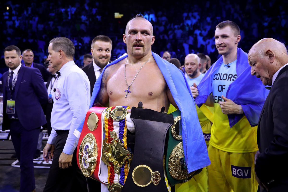 Ucraineanul Usyk l-a învins din nou pe Anthony Joshua! Scandal după meci: a aruncat centurile și a plecat din ring