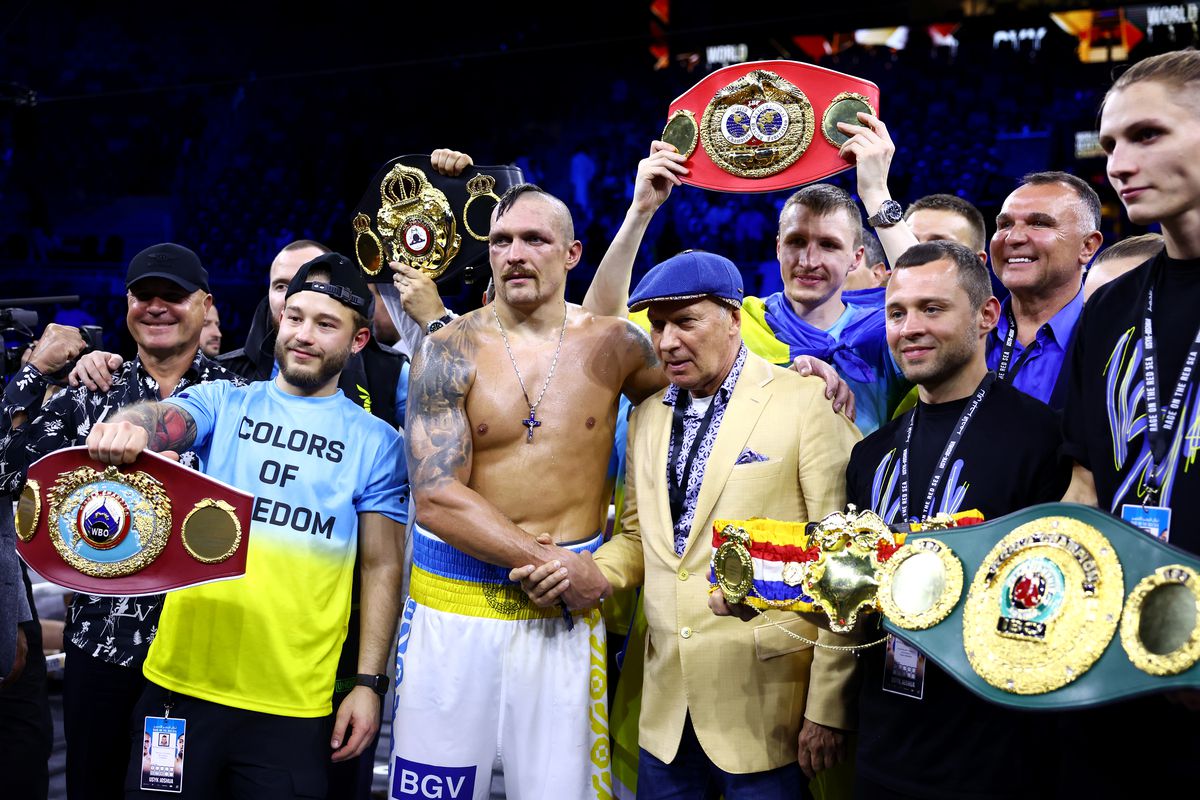 Ucraineanul Usyk l-a învins din nou pe Anthony Joshua! Scandal după meci: a aruncat centurile și a plecat din ring
