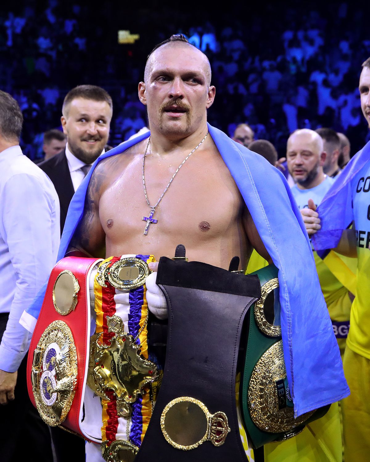 Ucraineanul Usyk l-a învins din nou pe Anthony Joshua! Scandal după meci: a aruncat centurile și a plecat din ring