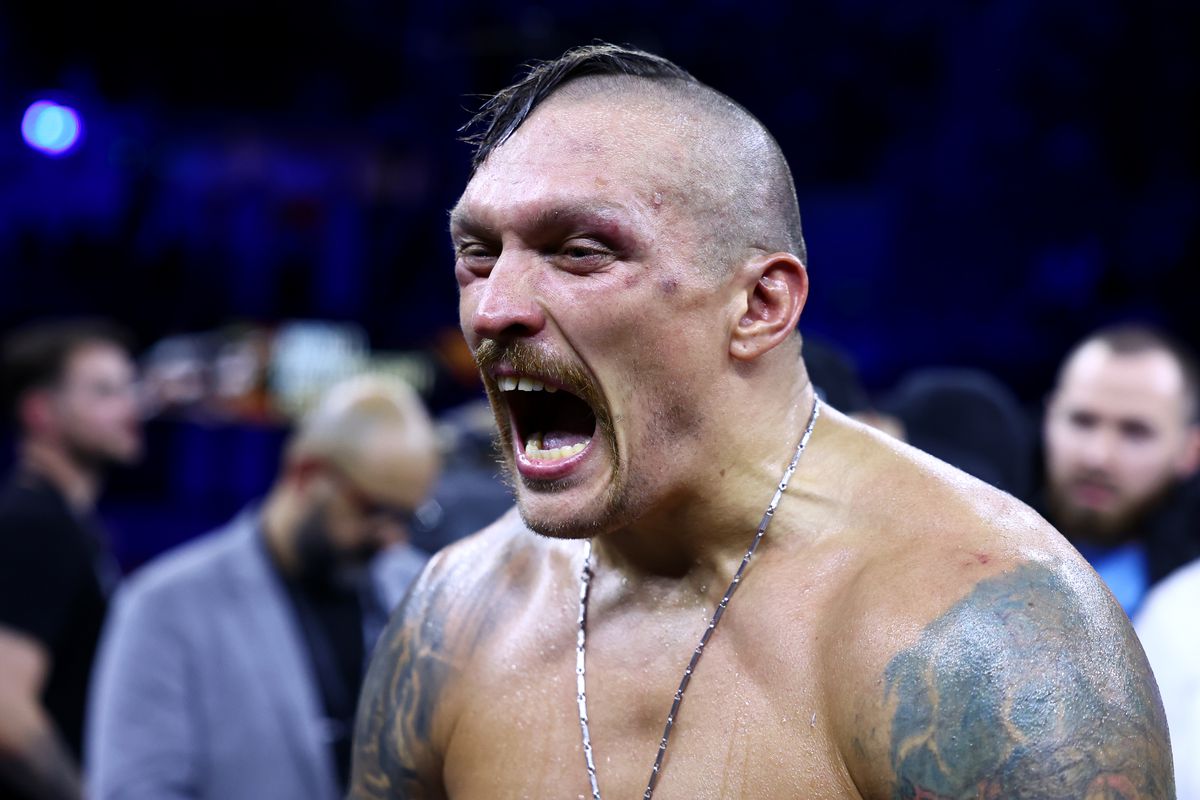 Ucraineanul Usyk l-a învins din nou pe Anthony Joshua! Scandal după meci: a aruncat centurile și a plecat din ring