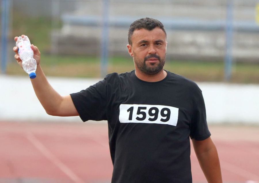 Eugen Beza / Sursă foto: FOTO: csc1599selimbar.ro „Călăreții roșii” surprind Liga 2! » Ineditul lider are maximum de puncte, dar nu poate promova