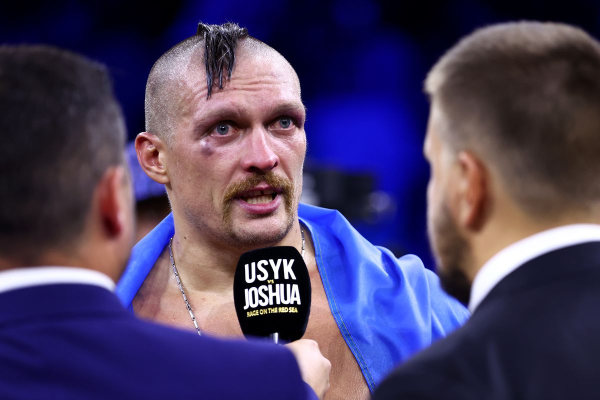 Ucraineanul Usyk l-a învins din nou pe Anthony Joshua! Scandal după meci: a aruncat centurile și a plecat din ring