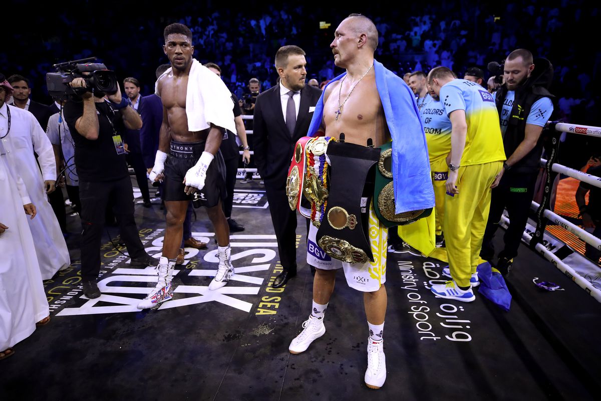 Ucraineanul Usyk l-a învins din nou pe Anthony Joshua! Scandal după meci: a aruncat centurile și a plecat din ring