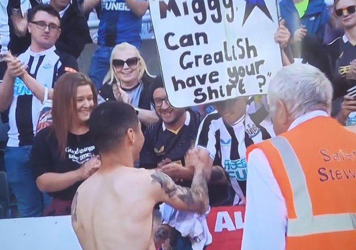 I-a plătit-o lui Grealish! » A înscris în poarta lui City, apoi a „premiat” aroganța unui suporter la adresa fotbalistului de 117 milioane de euro