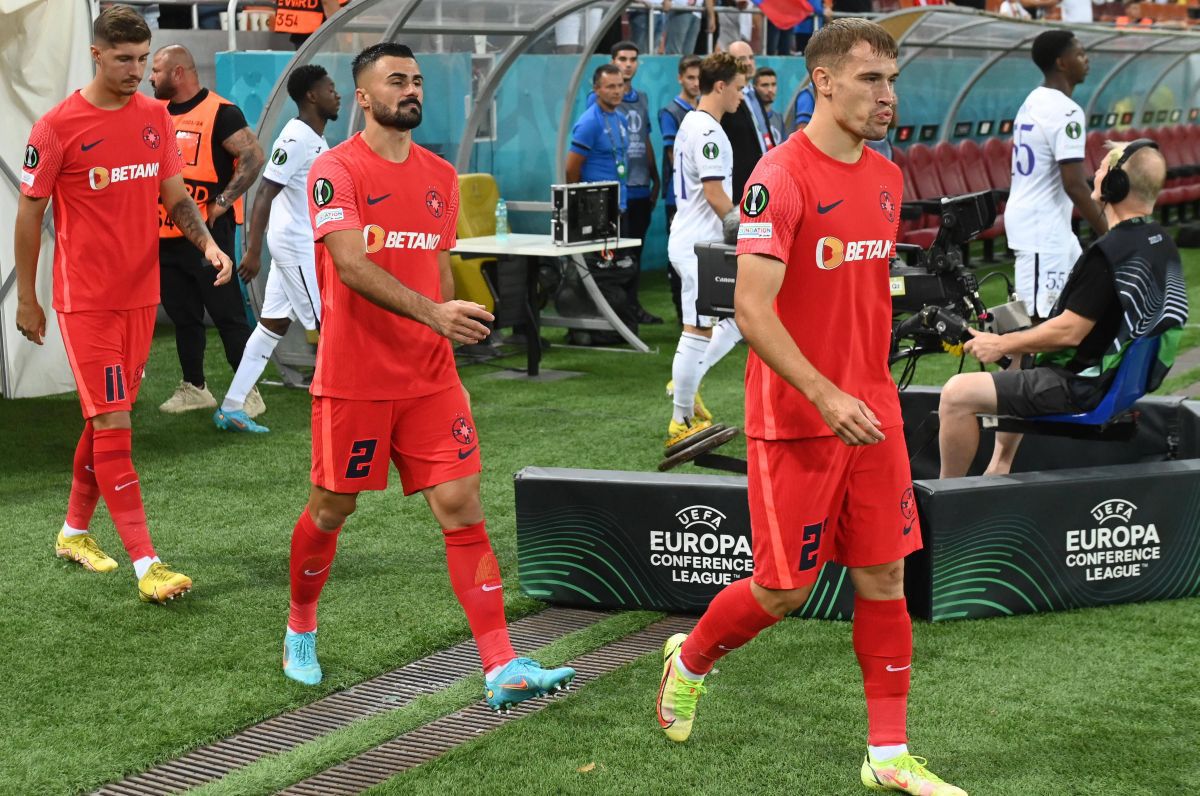 A reziliat contractul cu FCSB: „A plecat” » Gigi Becali negociază vânzarea altor doi fotbaliști!