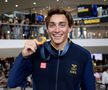 Armand Duplantis cu medalia olimpică de aur de la Paris Foto: Imago