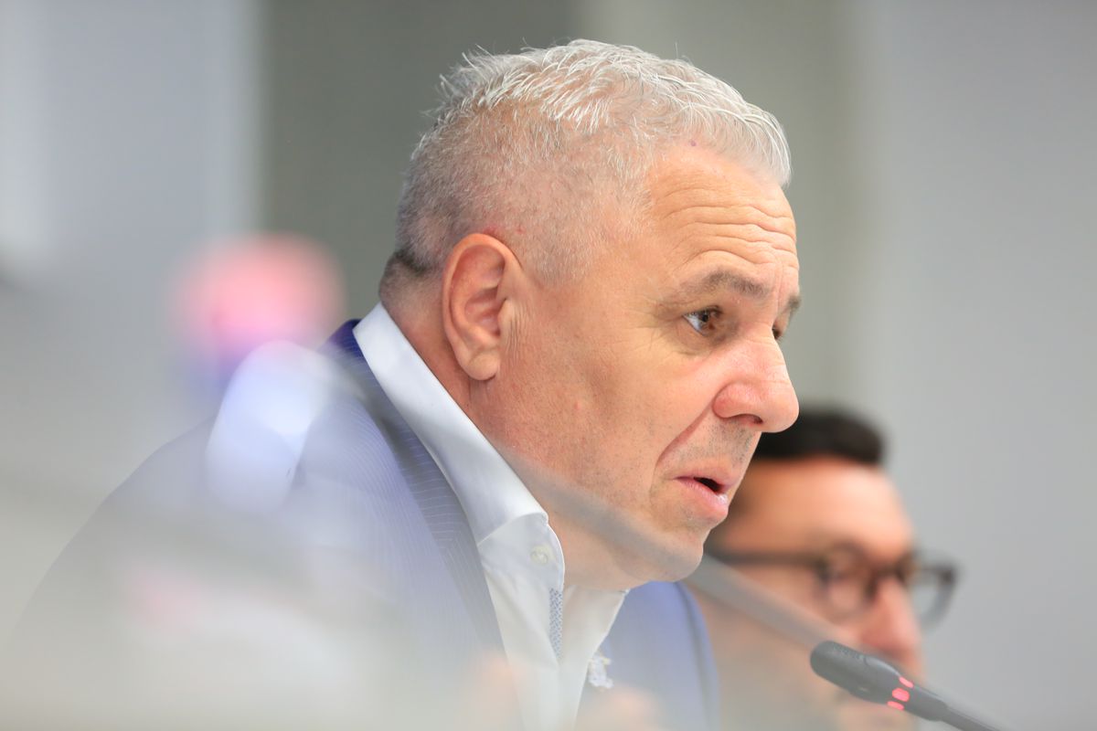 Marius Șumudică, prezentat la Rapid în cadrul unei conferințe de peste o oră: „Domnul Șucu m-a surprins cu o întrebare. N-am mai întâlnit așa ceva până acum”